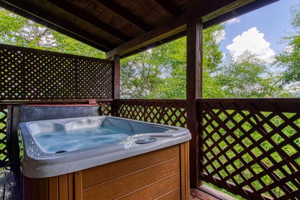 Forever Yours, Hot Tub, 1089 Of Free Attraction Tickets For Each Paid Day, Dollywood And More Pigeon Forge Zewnętrze zdjęcie